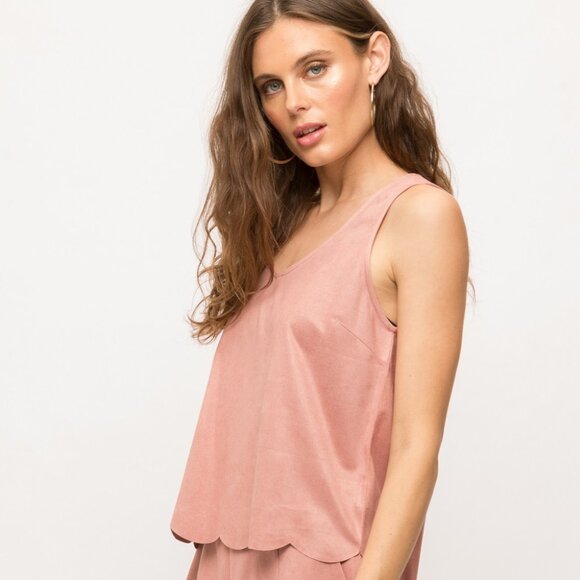 MYSTREE Blush Scalloped Edge Suede-Feel Tank Top - Picture 3 of 7